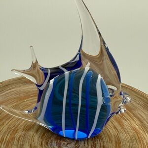 MURANO STYLE ANGEL FISH FIGURINE PAPERWEIGHT HAND BLOWN BLUE /WHITE STRIPES